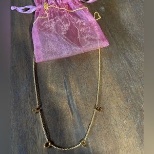 18” with 16” option dainty gold necklace with the word hope